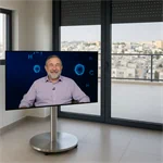 מעמד נייד עם גלגלים מנירוסטה למסכים עד 86 אינץ, 2