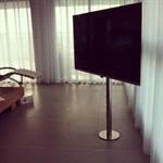 עמוד נירוסטה למסך TV דגם ST-1000 עם אחריות לכל החיים 5