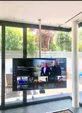 זרועות חשמליות וטלסקופיות  לטלויזיה בתקרה