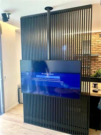 עמוד שחור לתקרת גבס למסכים עד 86 אינץ' TR86