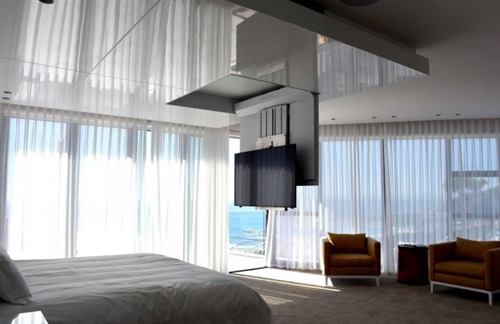 זרוע תקרה חשמלית סמויה עם מהלך ירידה נוסף למסך 55