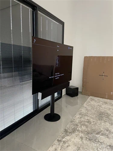 עמוד שחור מקובע לרצפה לטלוויזיה עד 100"